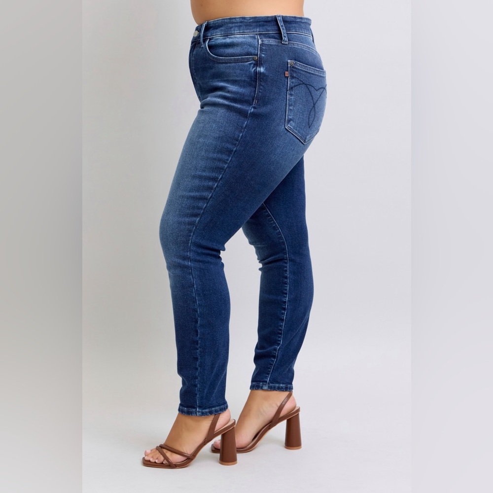 NEW Judy Blue Full Size Washed Thermal Skinny Jeans Plus Size - Picture 14 of 15